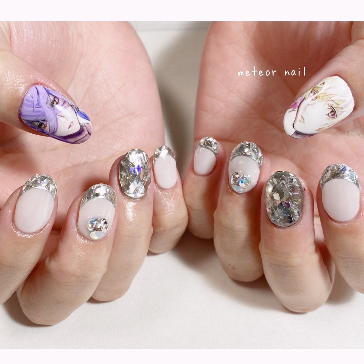 オールシーズン ハンド フレンチ ビジュー ホログラム Meteornail ミーティアネイルのネイルデザイン No ネイルブック