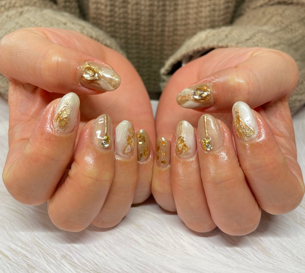 オールシーズン お正月 成人式 ハンド ビジュー シエル金沢市 金谷和美 のネイルデザイン No ネイルブック