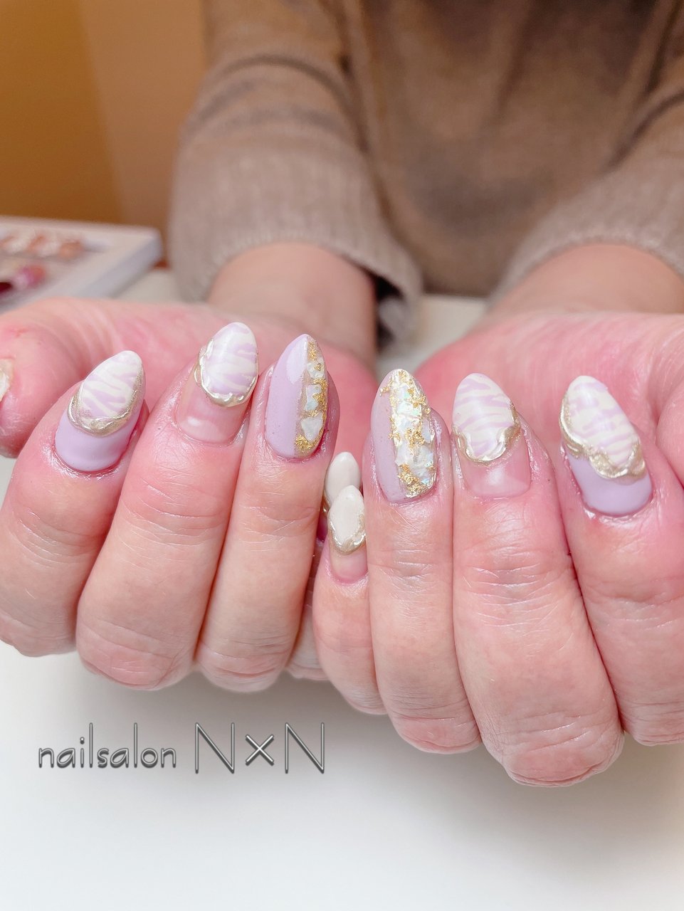 オールシーズン ハンド 変形フレンチ アニマル柄 ニュアンス Nail Salon N N Naoのネイルデザイン No ネイル ブック