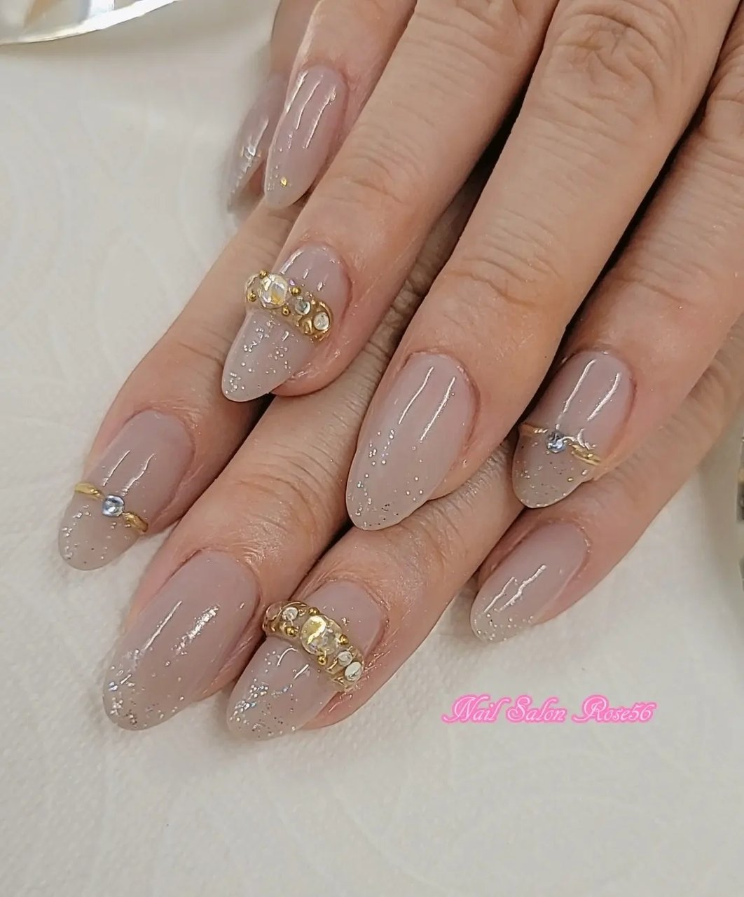 オールシーズン ハンド ミディアム グレージュ ジェルネイル Nail Salon Rose 56のネイルデザイン No ネイル ブック