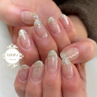 グラデーション シャンパンゴールドのネイルデザイン ネイルブック