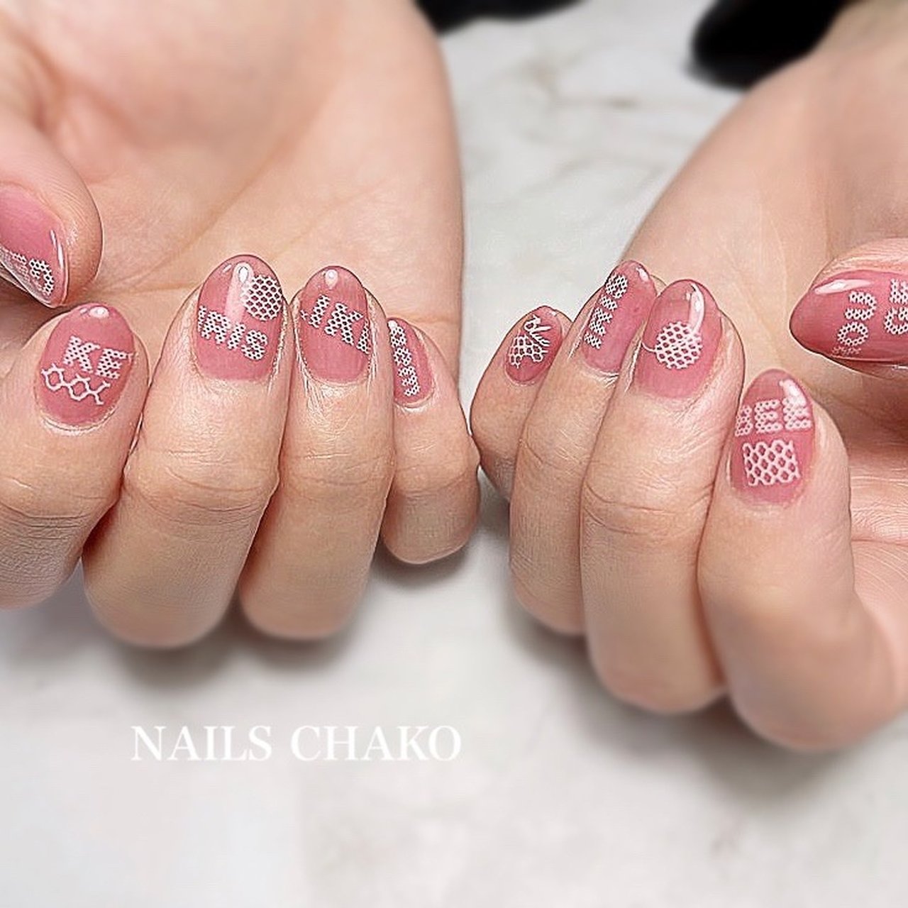 オールシーズン ハンド ワンカラー イニシャル ショート Nails Chakoのネイルデザイン No ネイルブック