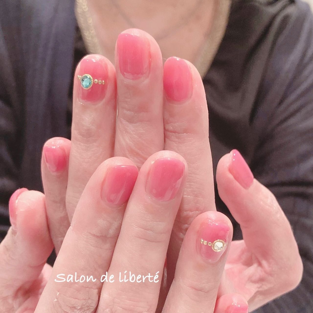 シンプル ビジュー ワンカラー シースルー ピンク 旭市ネイルサロン リベルテ Salon De Liberte アイラッシュ匝瑳市ネイル サロンのネイルデザイン No ネイルブック