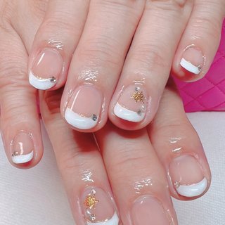 ショート 白フレンチのネイルデザイン ネイルブック