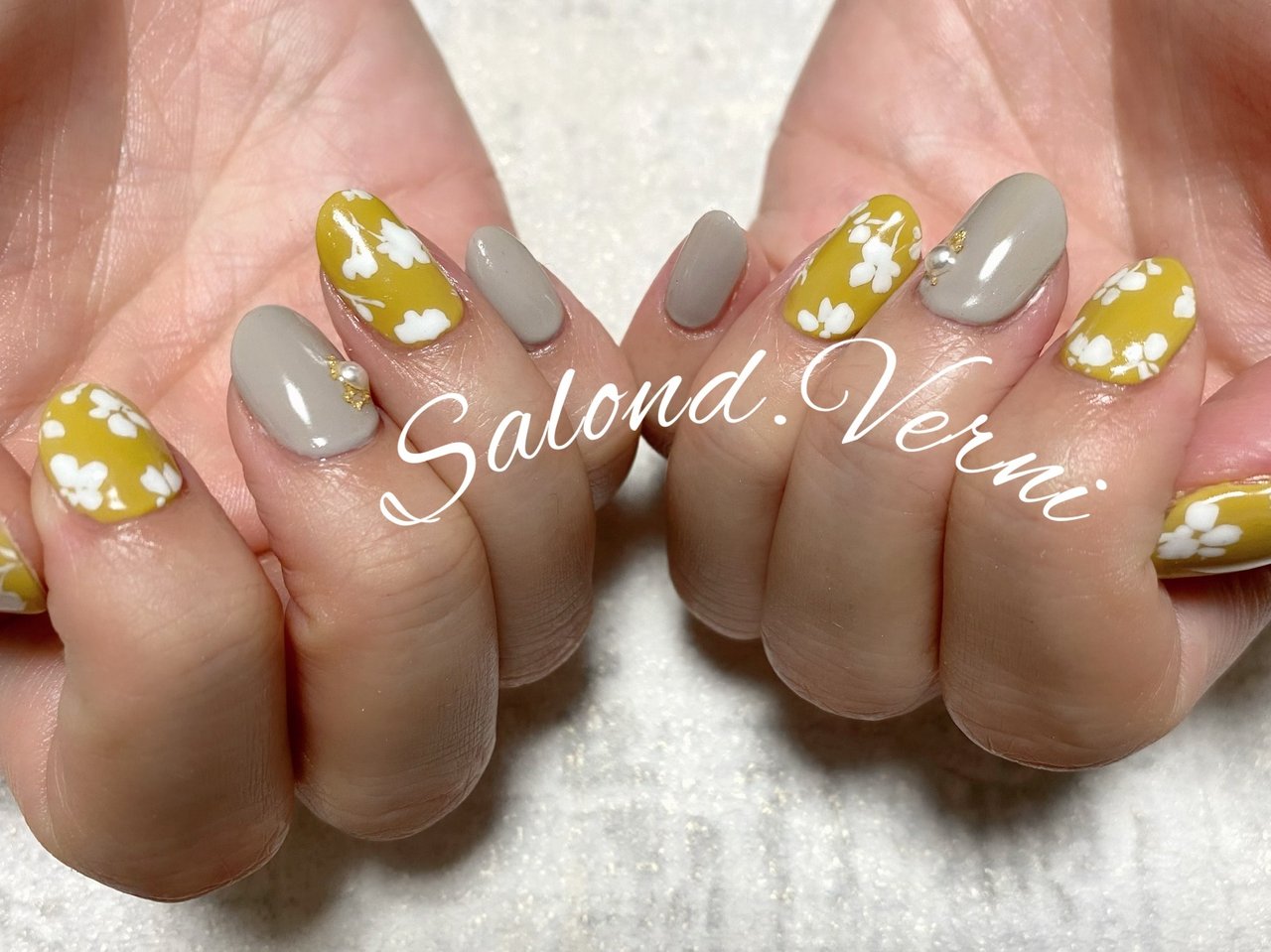 オールシーズン ハンド ワンカラー ショート イエロー サロンド ヴェルニのネイルデザイン No ネイルブック