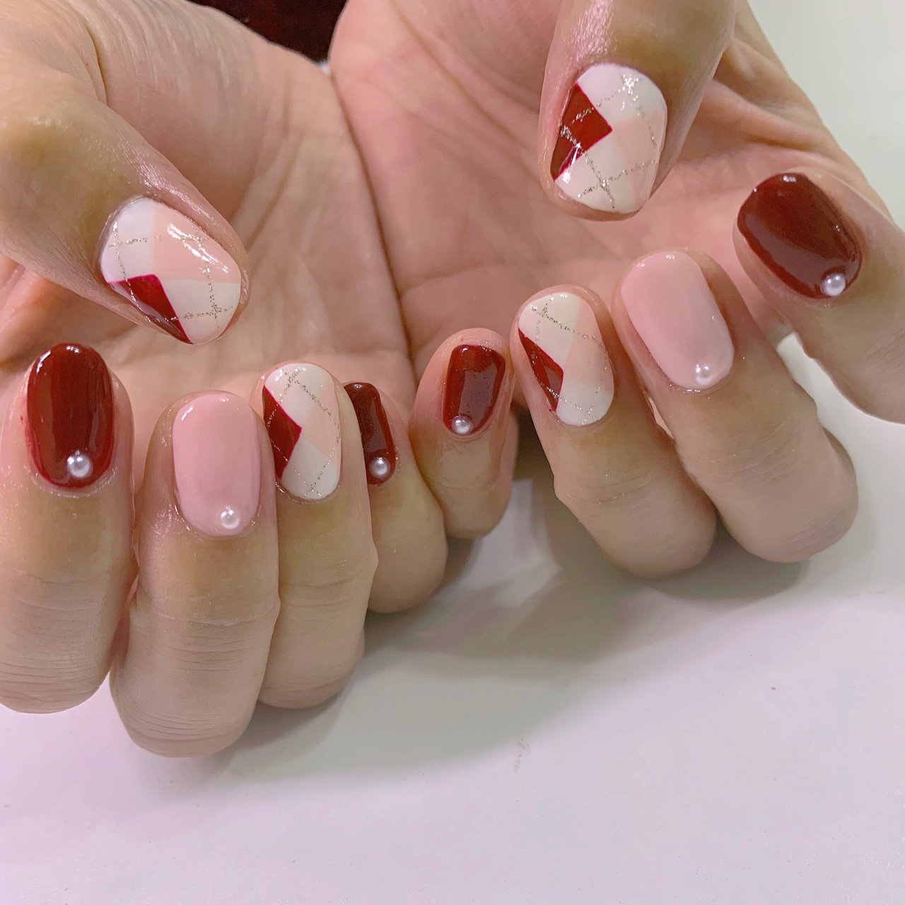 冬 ハンド アーガイル ショート ホワイト Kana Createnail K のネイルデザイン No ネイルブック