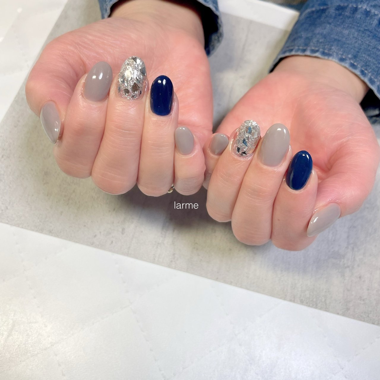 ハンド ネイビー グレー シルバー Nailroomlarmeのネイルデザイン No ネイルブック