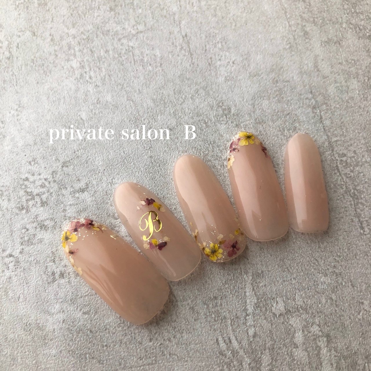 春 ハンド シンプル フラワー 押し花 Private Salon B 相模原市中央区 のネイルデザイン No ネイルブック