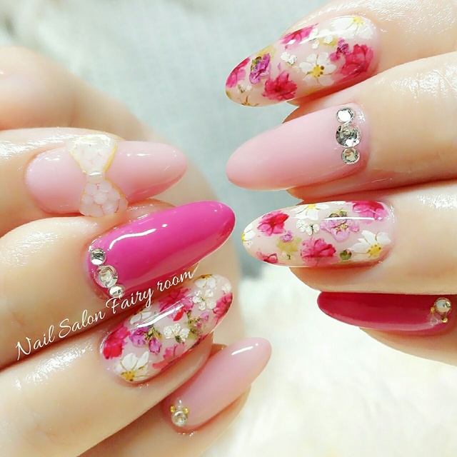 ロングネイルでも可愛いフラワーネイル♡ #アンティーク #ドライフラワー #ビジュー #フラワー #デート #オールシーズン #女子会 #春 #パステル #ビビット #ピンク #リボン #ジェルネイル #お客様 #ロング #ハンド #♡たいじゅんこ♡ #ネイルブック