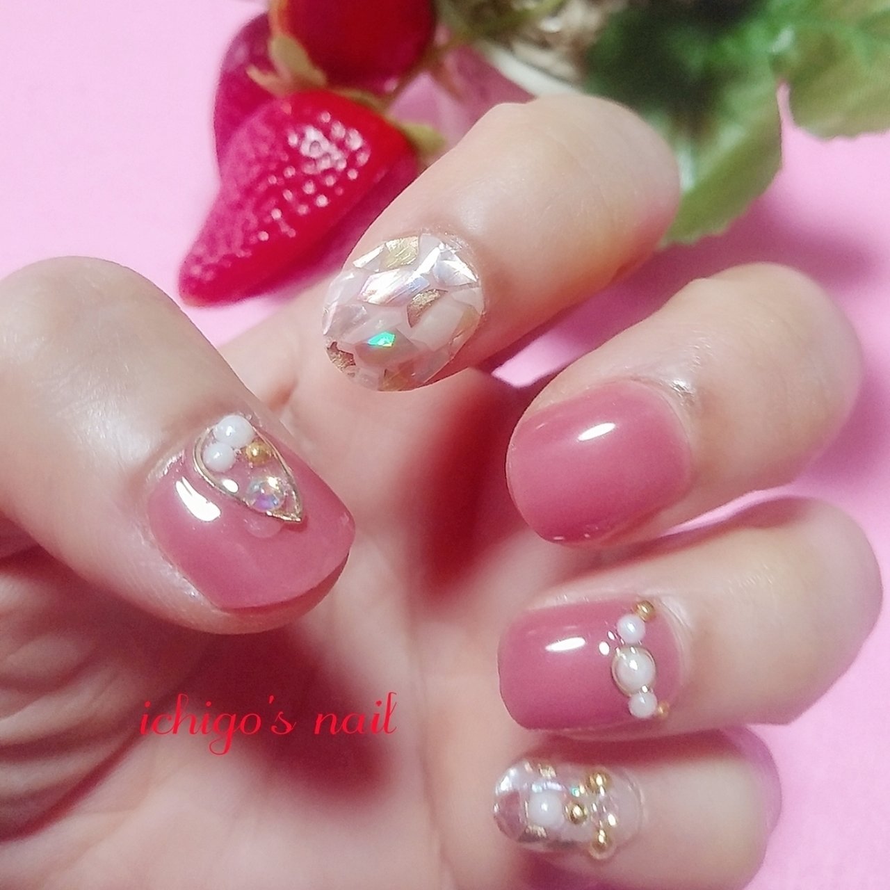 オールシーズン デート 女子会 ハンド ビジュー いちごのネイルデザイン No ネイルブック