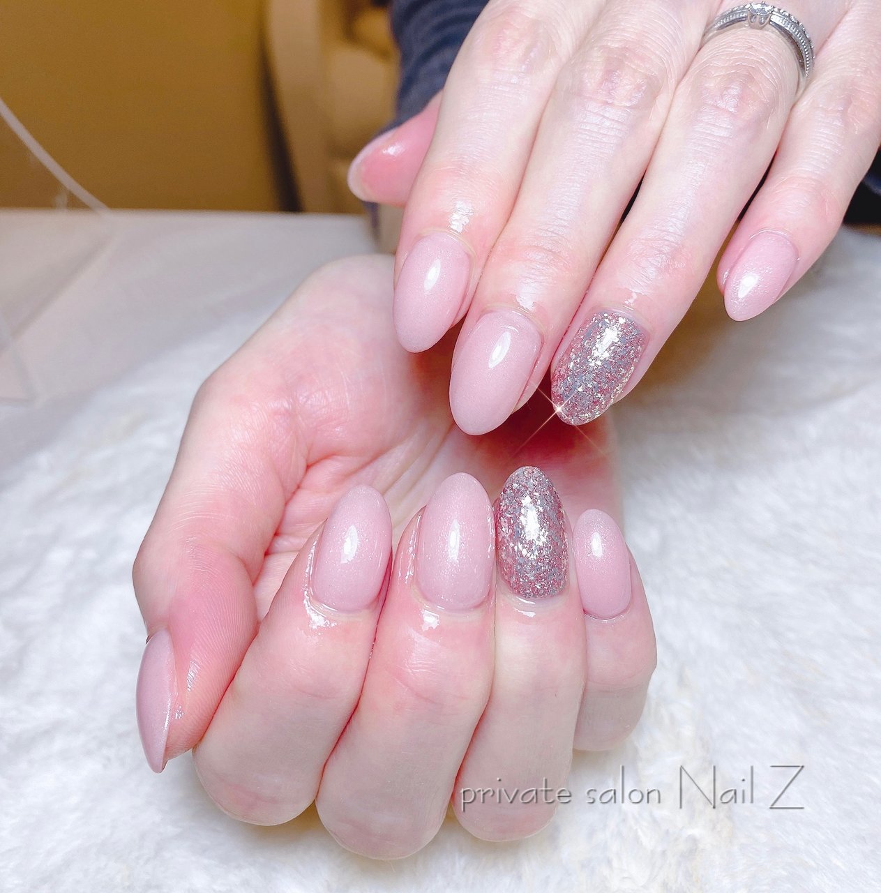 ハンド ラメ ワンカラー ミディアム ピンク Nail Z ネイルジー のネイルデザイン No ネイルブック