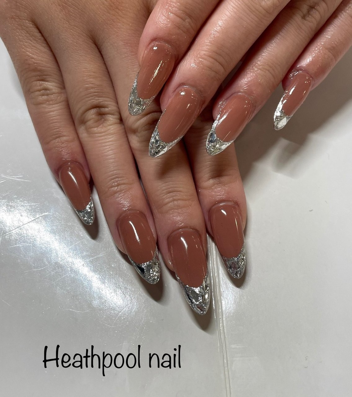 ハンド フレンチ ラメ オーロラ ベージュ Heathpoolnailのネイルデザイン No ネイルブック