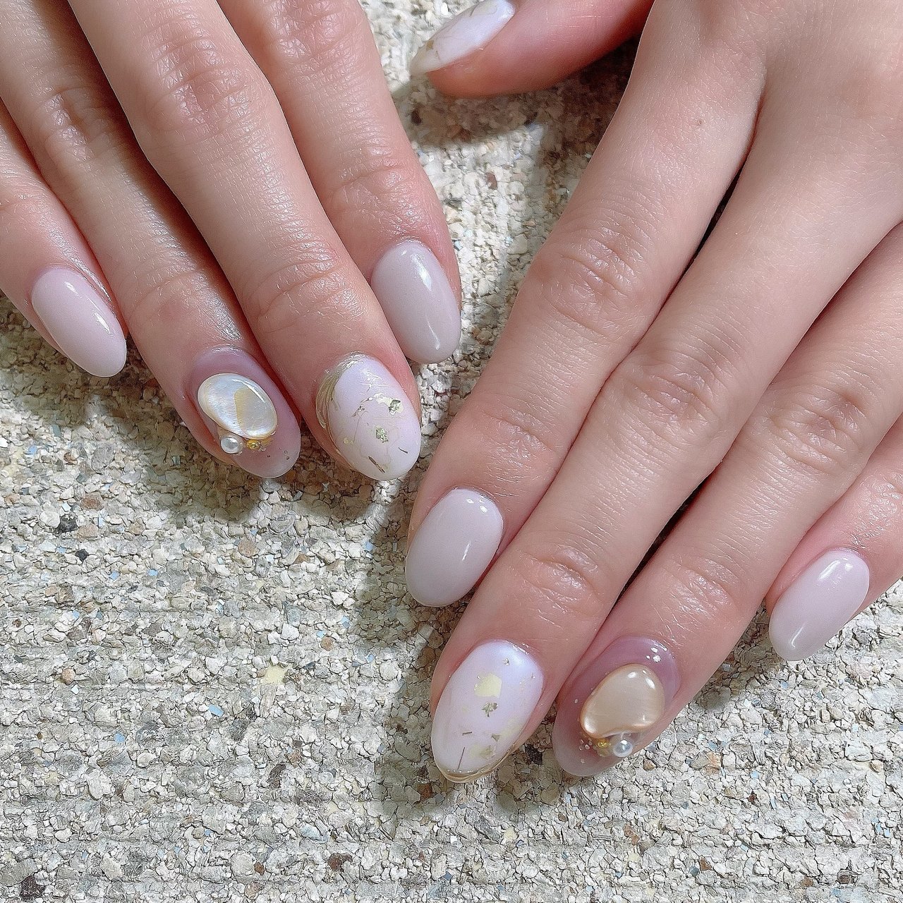 シェル ニュアンス マット ホワイト ベージュ Mika S Salonのネイルデザイン No ネイルブック