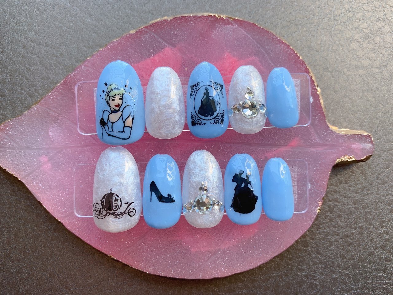 オールシーズン ハンド ビジュー ラメ ワンカラー Omochiさんのアトリエのネイルデザイン No ネイルブック