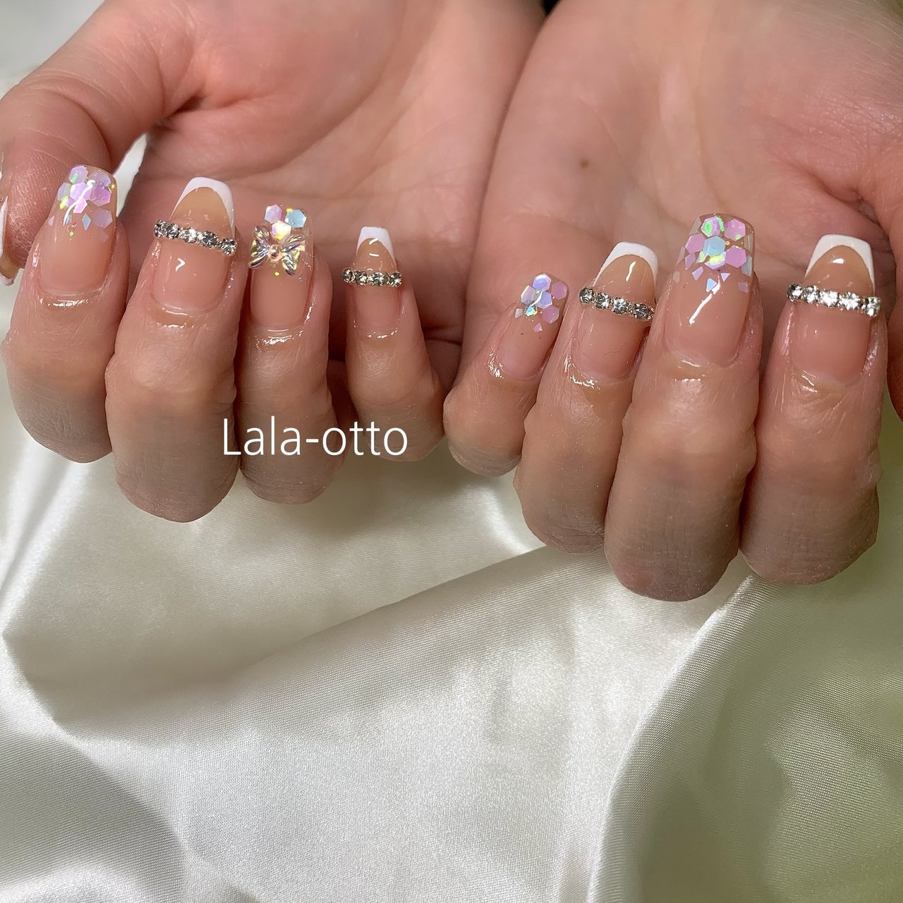 ハンド フレンチ ビジュー ホログラム リボン 0508lalaottoのネイルデザイン No ネイルブック