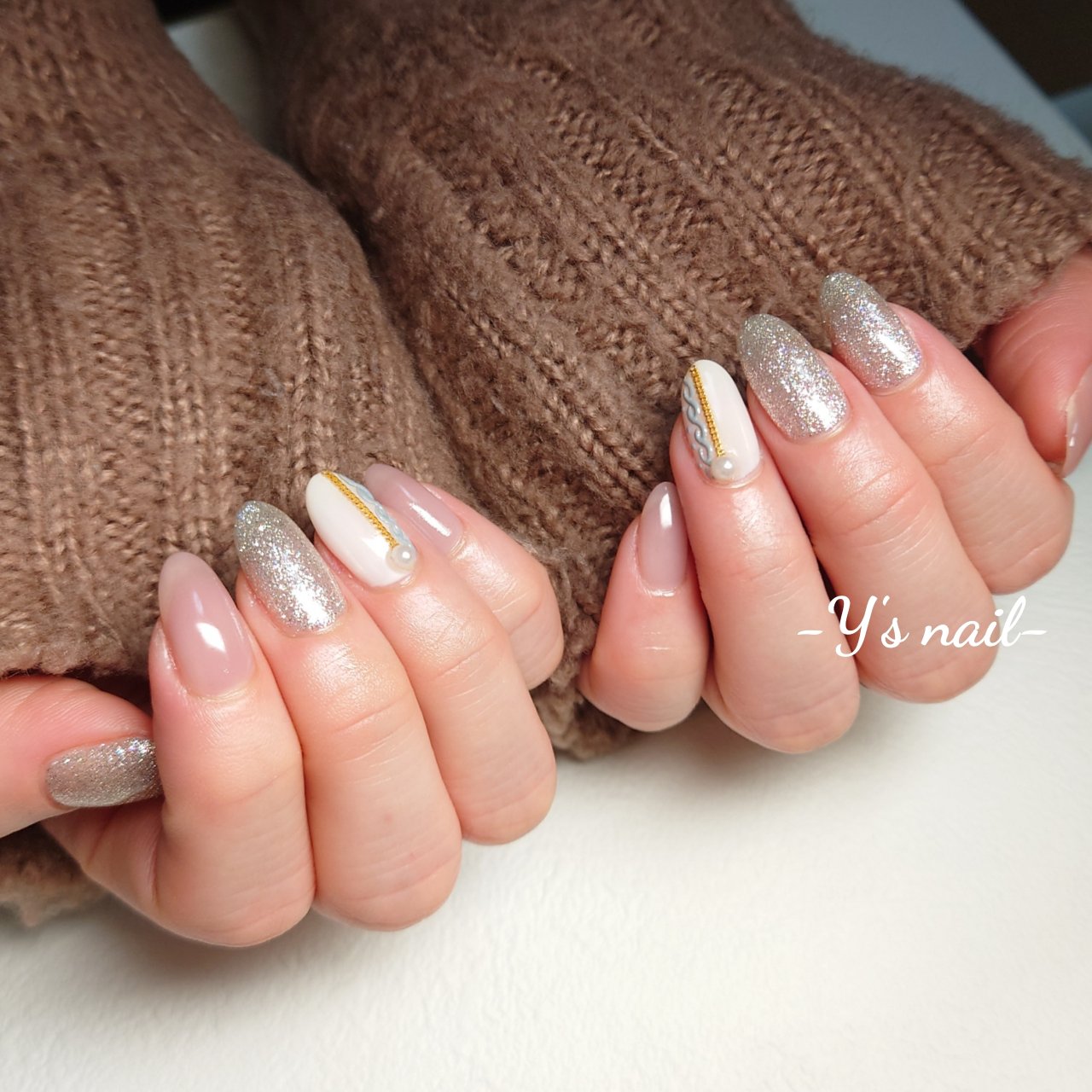 冬 ラメ ワンカラー ニット ホワイト Y S Nailのネイルデザイン No ネイルブック