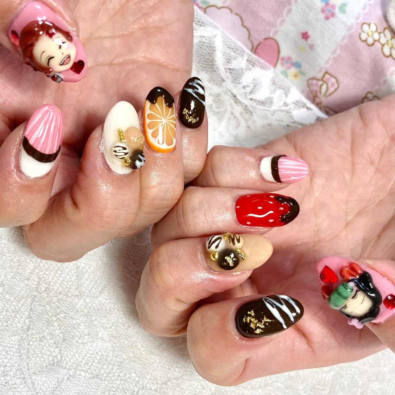 バレンタイン ハンド ハート 痛ネイル キャラクター Moco Nailのネイルデザイン No ネイルブック