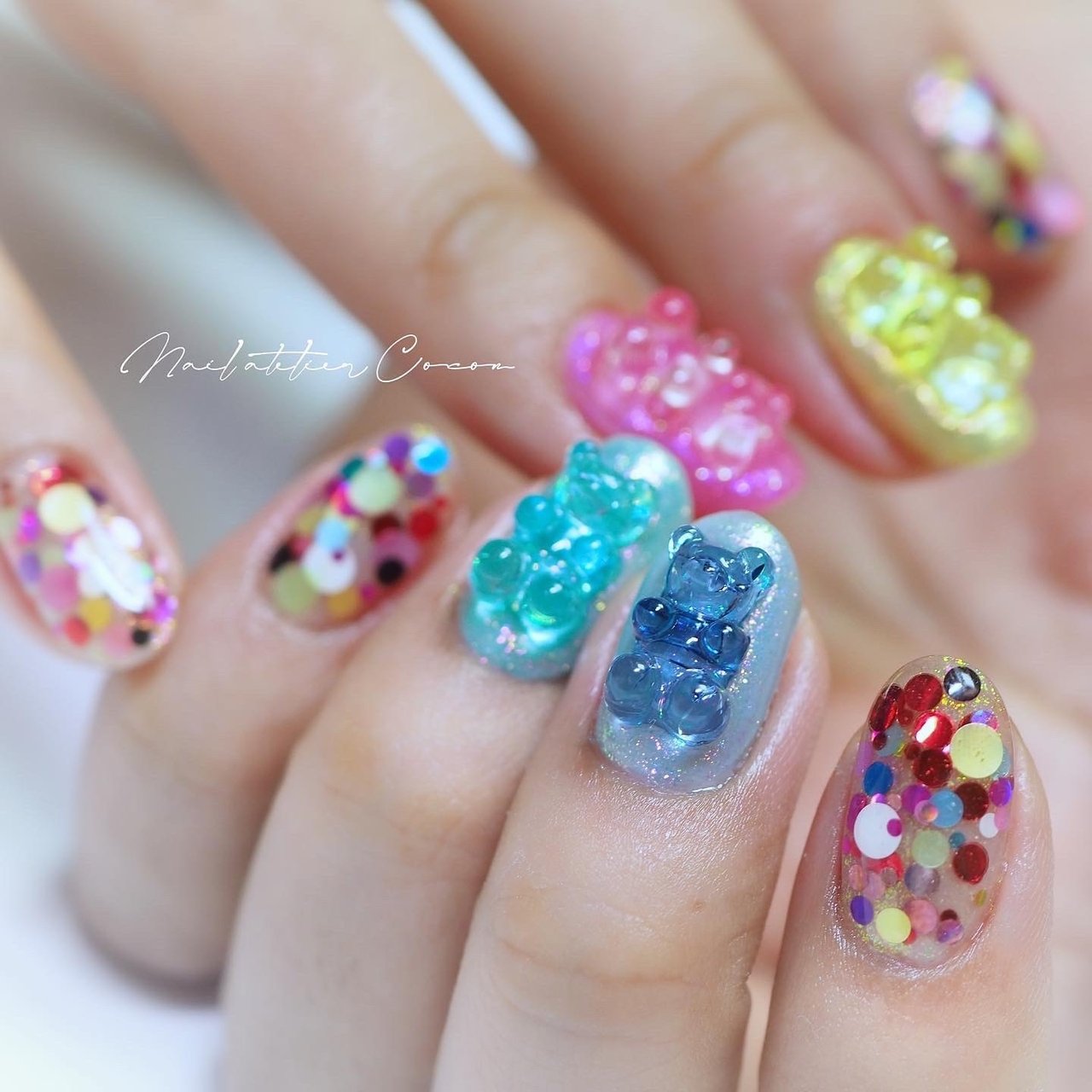 オールシーズン リゾート ライブ ハンド ホログラム Nailateliercoconのネイルデザイン No ネイルブック