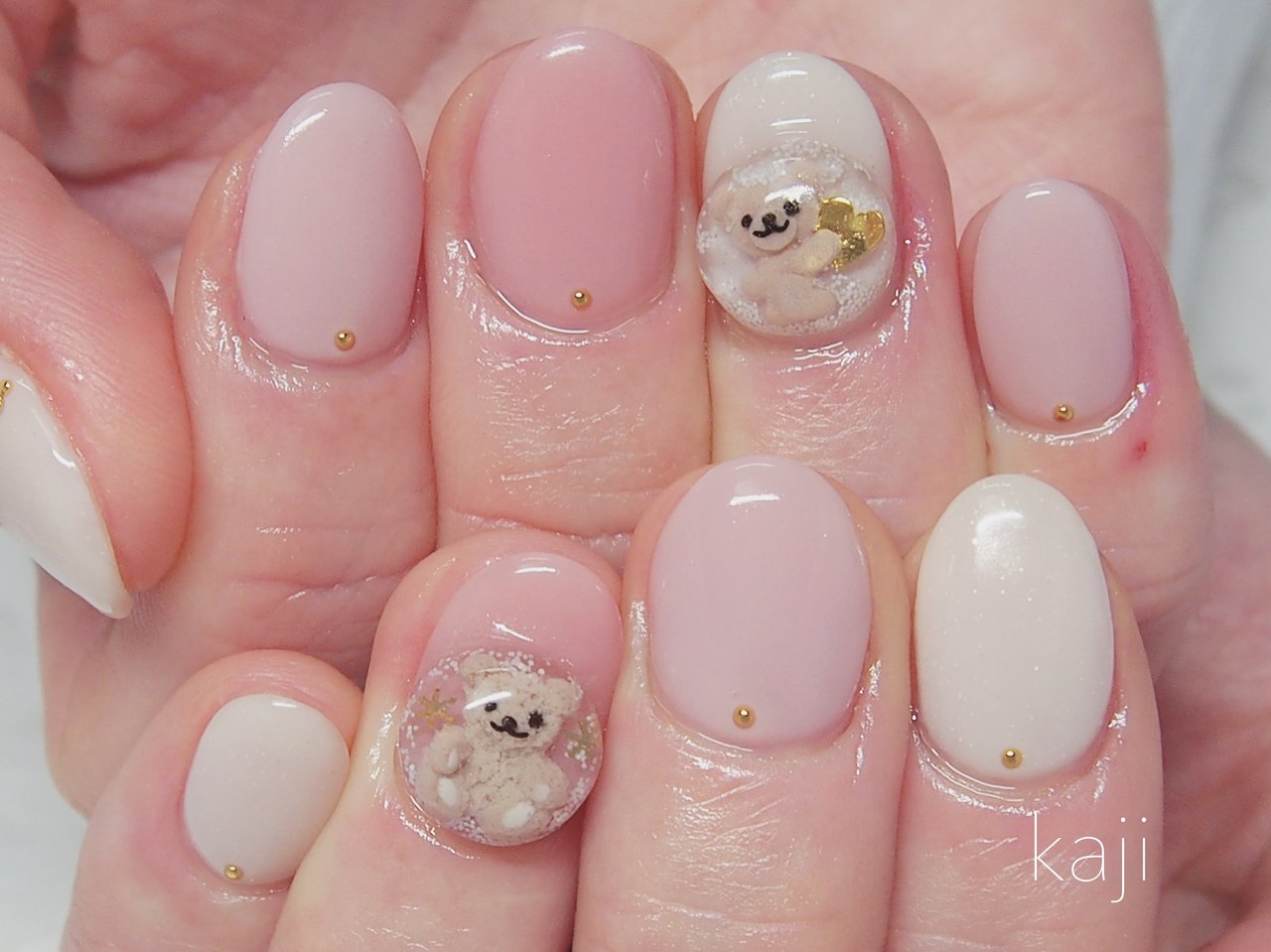 春 冬 オールシーズン ハンド ビジュー Nail Kajiのネイルデザイン No ネイルブック