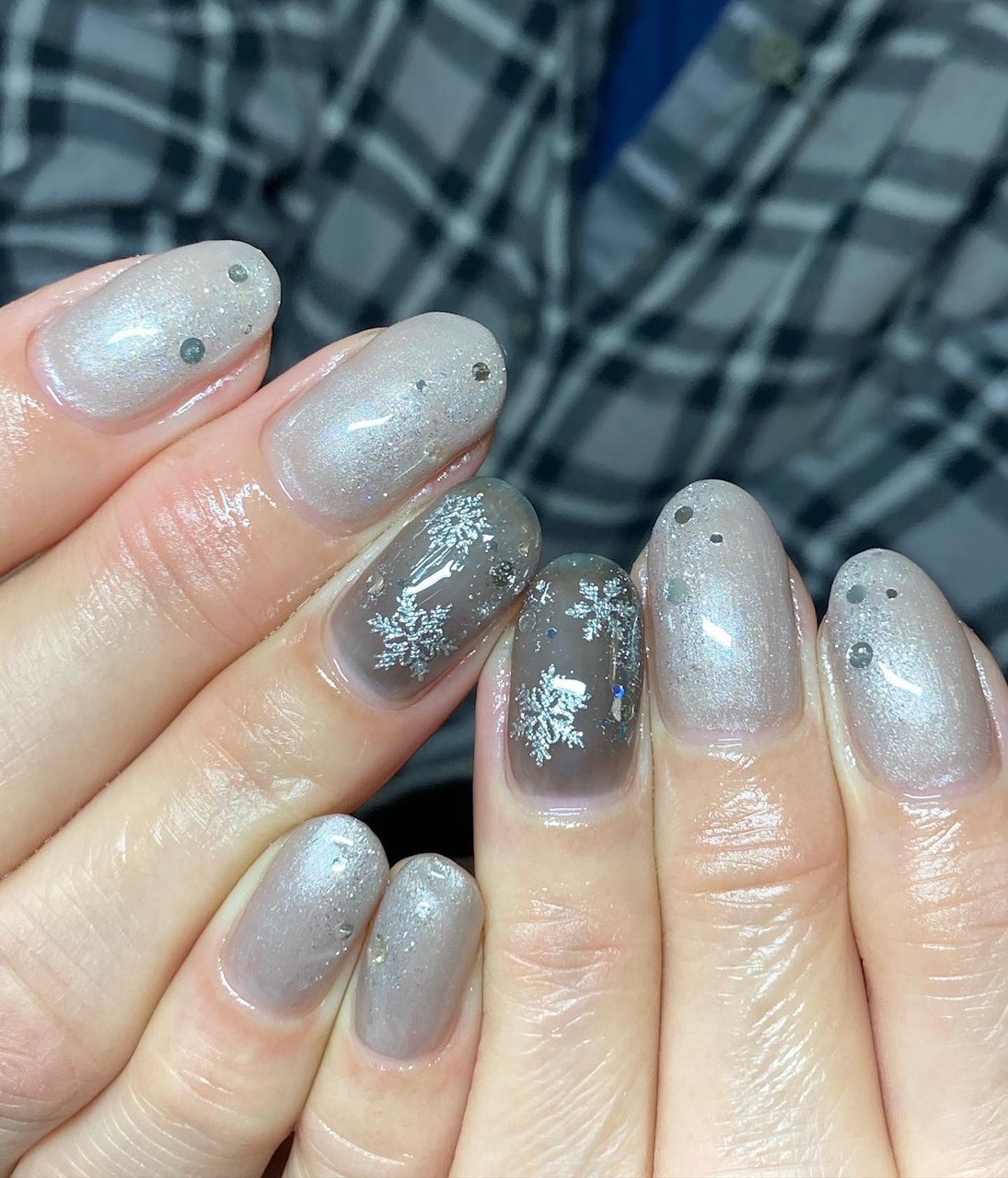 冬 ハンド ラメ ワンカラー 雪の結晶 Pasapasaiのネイルデザイン No ネイルブック