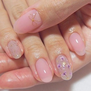 ワンカラーだけじゃ物足りない！でも難しいのは…ちょっと‥ そんな方必見です！お好きなワンカラーにリボン足しちゃお♡

#リボン #ワンカラー #ワンカラーネイル#押し花 #花 
#フォローくれた人はみんな友達 #いいねした人全員フォローする 
#ラメ #デートにはこれでしょ❤️ #金箔ネイル #いいことありますように❤︎ 
#いいねありがとう #おとなかわいい٩(♡ε♡ #トレンドネイル #簡単 #絶対かわいい 
#シュガーネイル #ぜーんぶ詰め込んで可愛い 
#友達に自慢したくなるネイル #おしゃれ #かわいすぎー♡ #クリア #オールシーズン #リゾート #オフィス #デート #ハンド #ラメ #フラワー #シュガー #押し花 #リボン #ミディアム #ピンク #パープル #ゴールド #奈柚 #ネイルブック