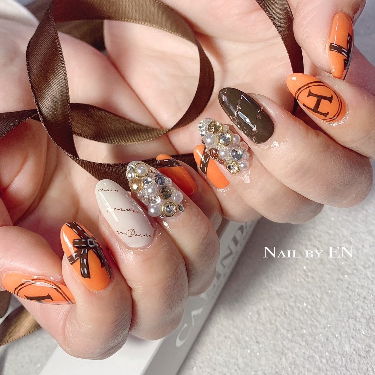 バレンタイン ハンド スイーツ ブランド柄 ミディアム Namiのネイルデザイン No ネイルブック