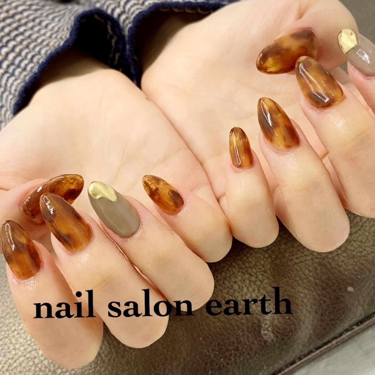 冬 ハンド 大理石 べっ甲 ミラー Nailsalon Earthのネイルデザイン No ネイルブック