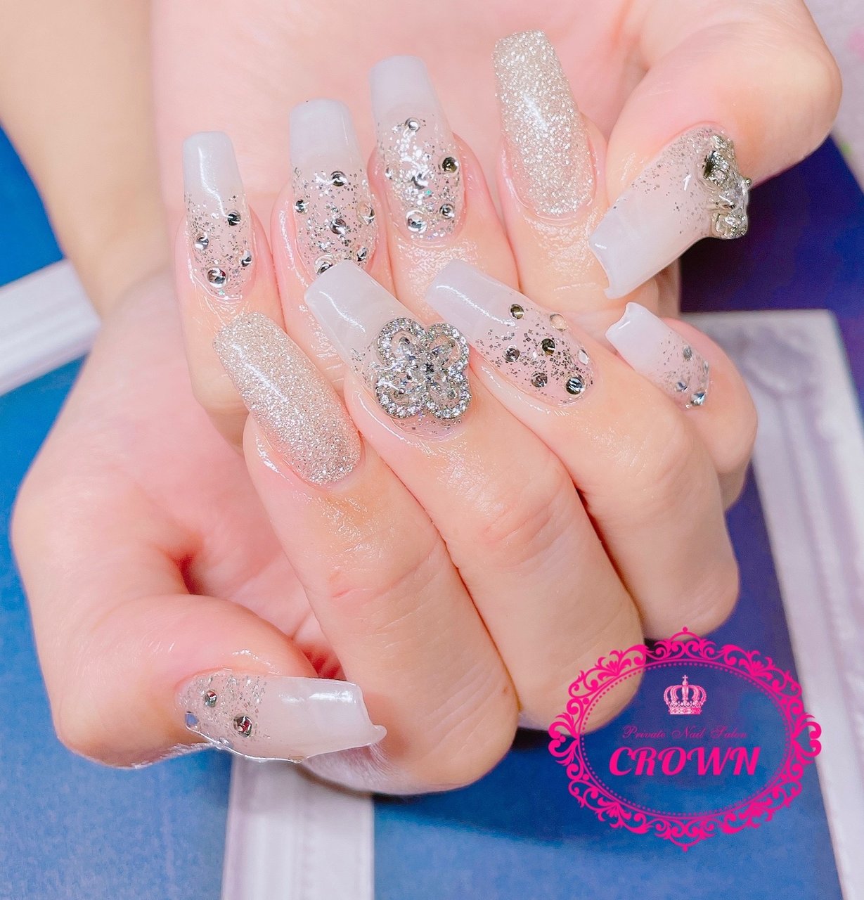 オールシーズン ブライダル パーティー デート ハンド Crown Nail Kikugawaのネイルデザイン No ネイルブック