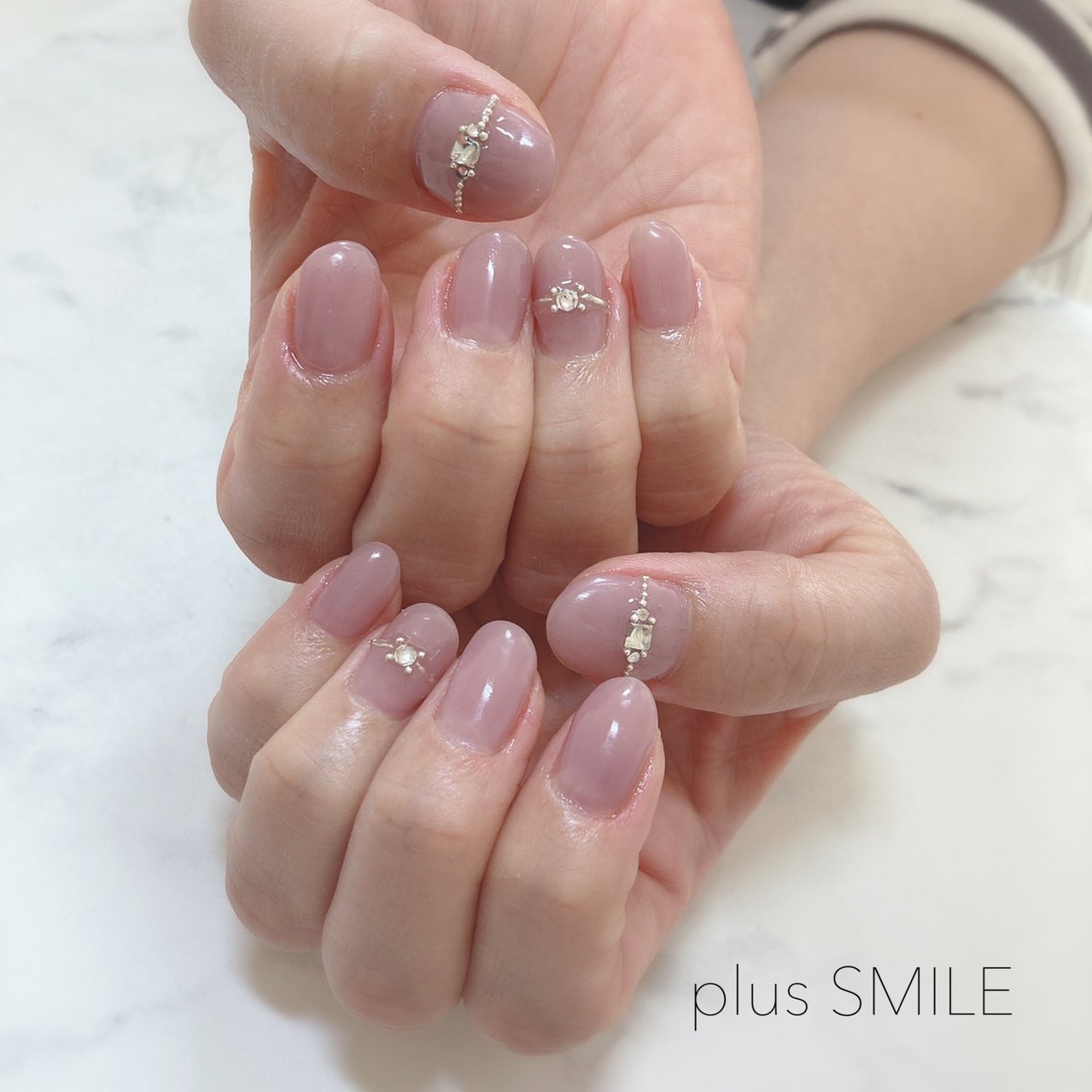 オールシーズン シンプル ビジュー ワンカラー ピンク Plussmileのネイルデザイン No ネイルブック