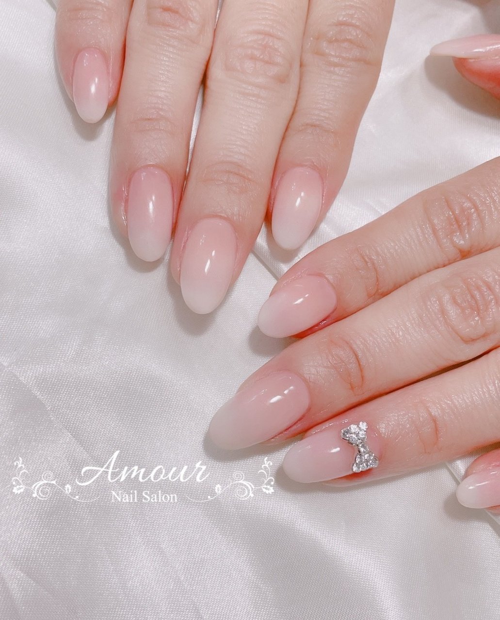 ハンド/シンプル/グラデーション/パール/リボン - nailsalon-amourのネイルデザイン[No.7015616]｜ネイルブック