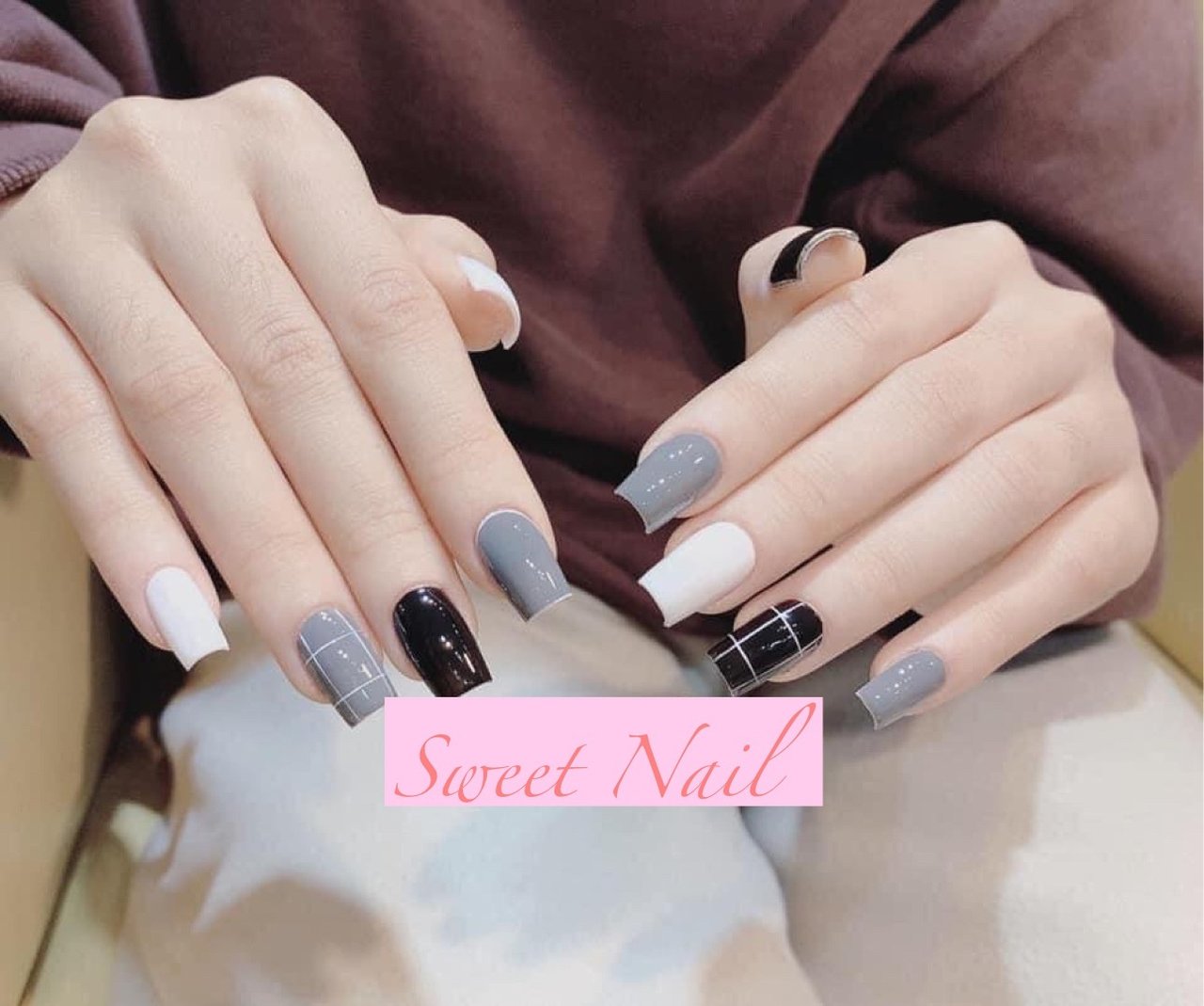 ハンド ストライプ ホワイト グレー ブラック Sweet Nailのネイルデザイン No ネイルブック