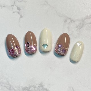 ホワイト 白 ハートホロネイルのネイルデザイン ネイルブック