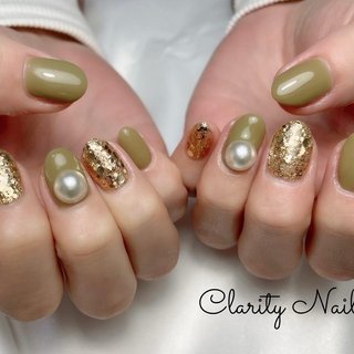 ワンカラー+オプションパーツ+色替え💅✨ 
#ジェルネイル#ネイル#nail#シンプル#持ち込みアート#天王寺#阿倍野#プライベートサロン#ネイルサロン#秋ネイル#冬ネイル#水彩アート#アートし放題#定額デザイン#シンプル#ニュアンス#ニュアンスネイル#ちゅるんネイル#オフィスネイル#フィルイン一層残し#フィルイン#フットネイル#foot#hand#spring#summer#autumn#winter#privatesalon #秋 #冬 #オールシーズン #ハンド #ラメ #ワンカラー #パール #ゴールド #スモーキー #ジェルネイル #お客様 #Clarity Nail #ネイルブック