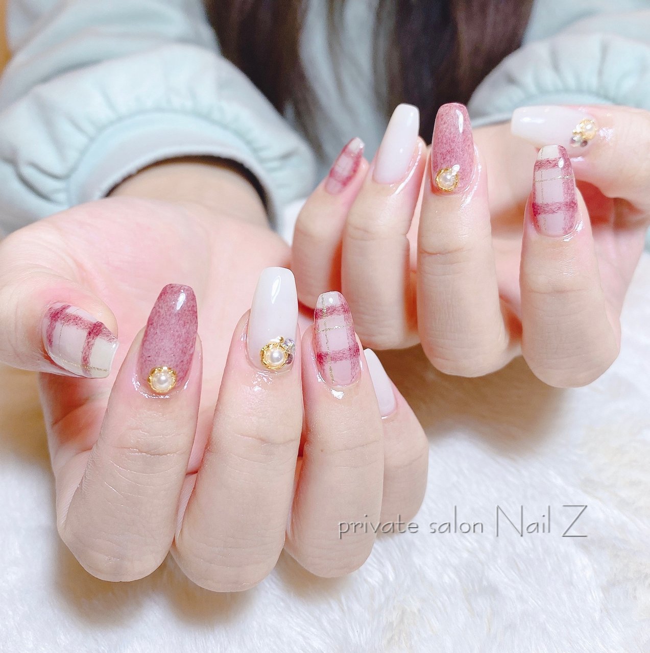 ハンド チェック ロング ベージュ ボルドー Nail Z ネイルジー のネイルデザイン No ネイルブック