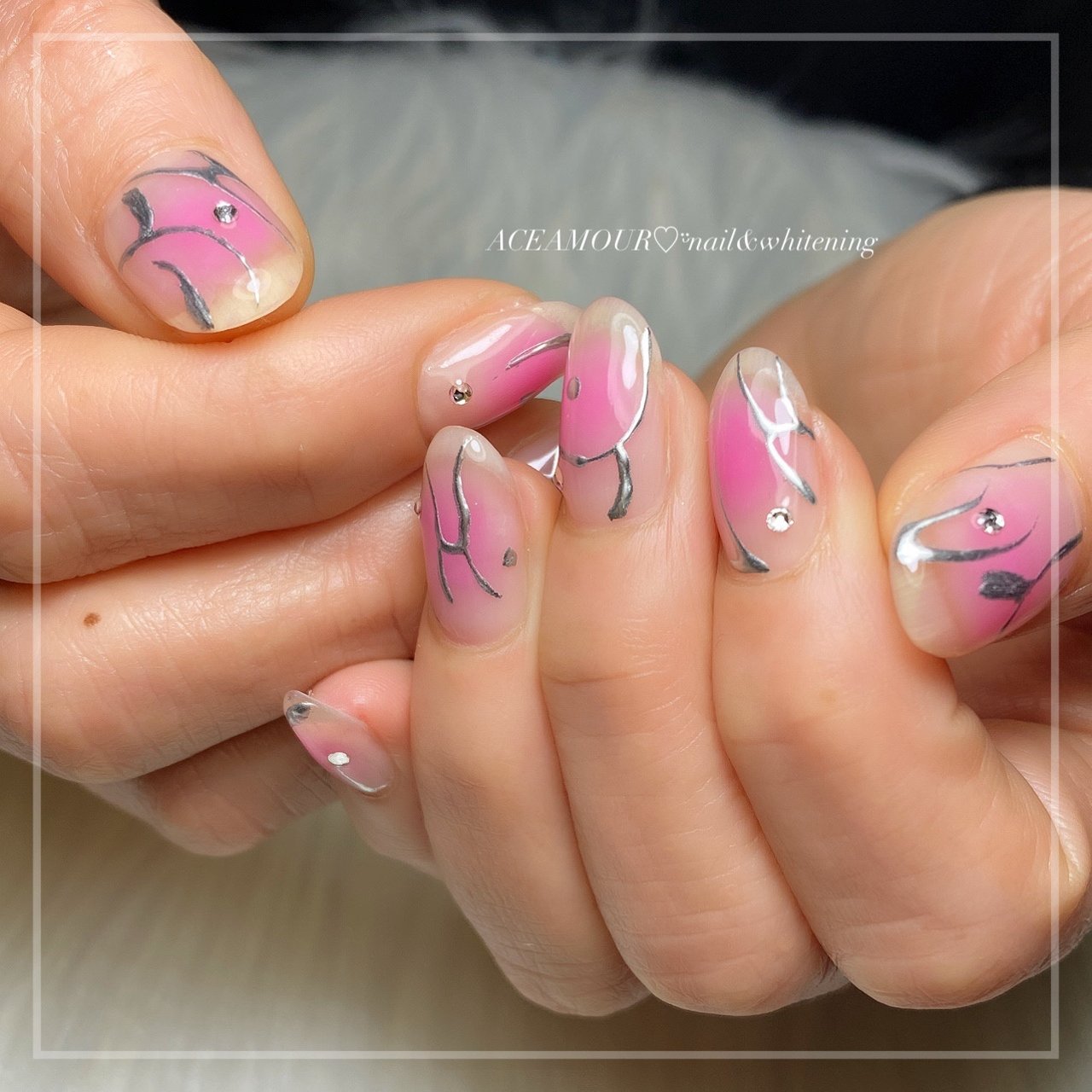 ハンド ミディアム ピンク シルバー ジェルネイル 西京区 桂ネイルサロン エースアムール のネイルデザイン No ネイルブック