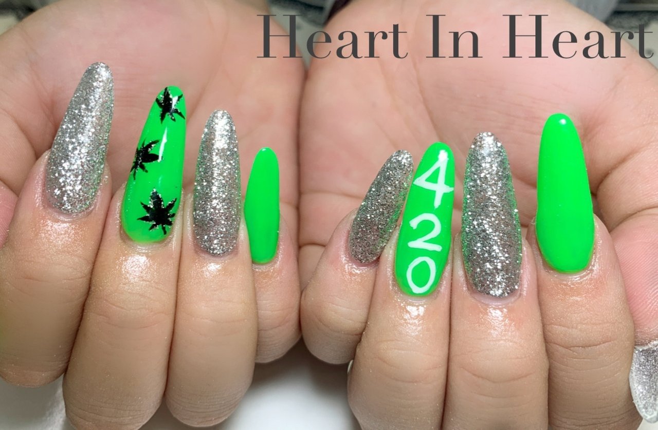 オールシーズン ライブ ハロウィン ハンド ラメ Heart In Heartのネイルデザイン No ネイルブック