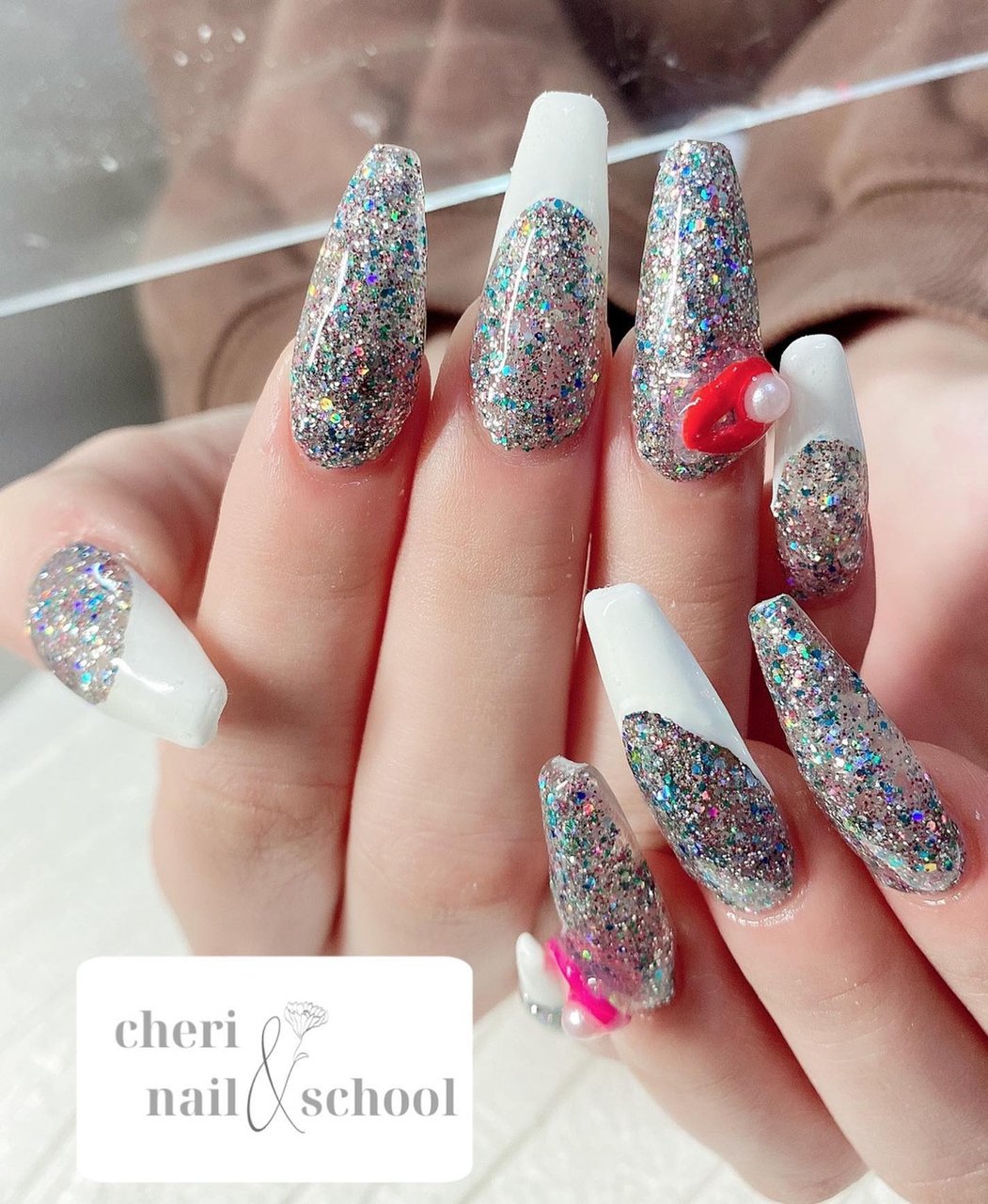 冬 オールシーズン ハンド フレンチ ホログラム Cheri Nail Keikoのネイルデザイン No ネイルブック