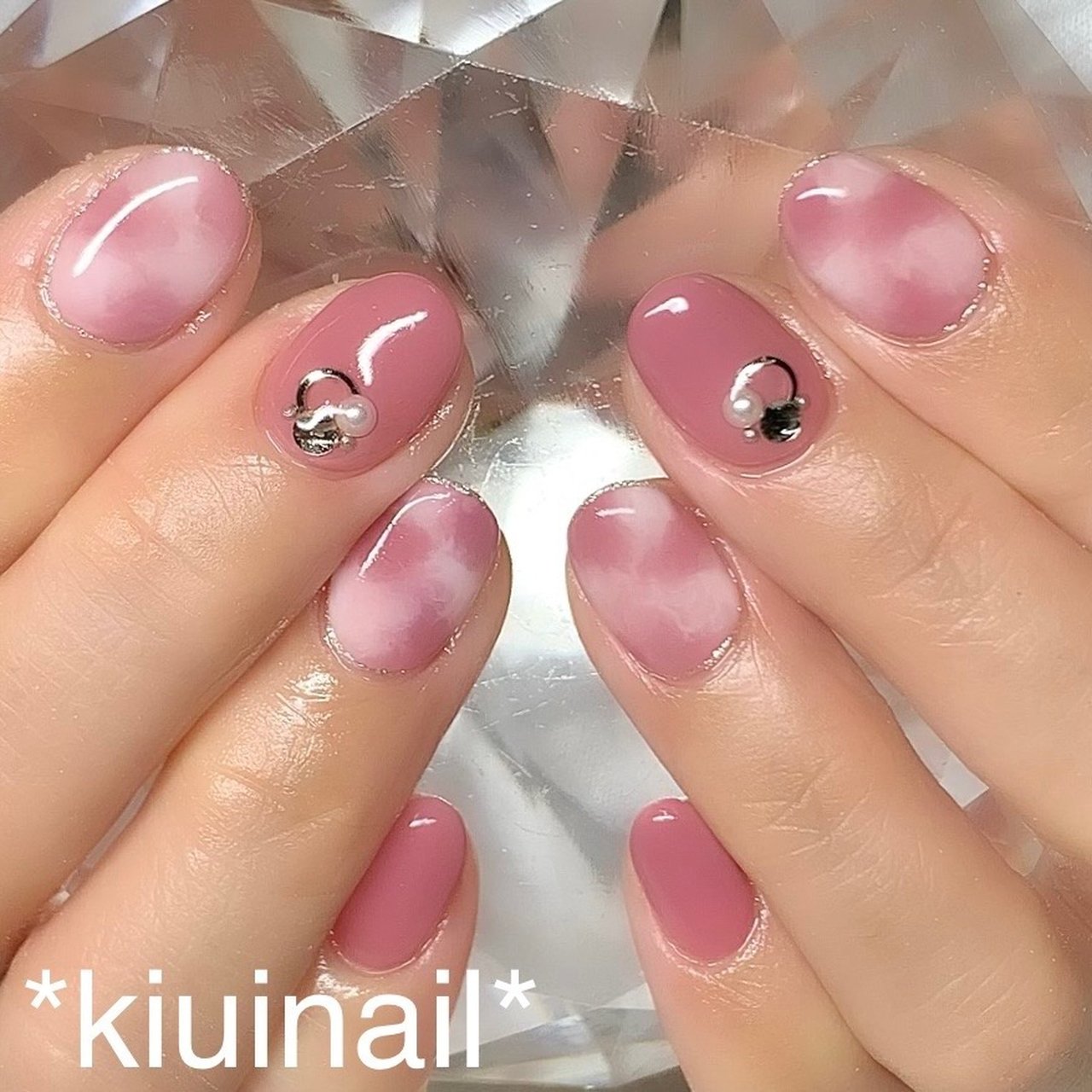 オールシーズン ハンド タイダイ ミディアム ホワイト Kiuinailのネイルデザイン No ネイルブック