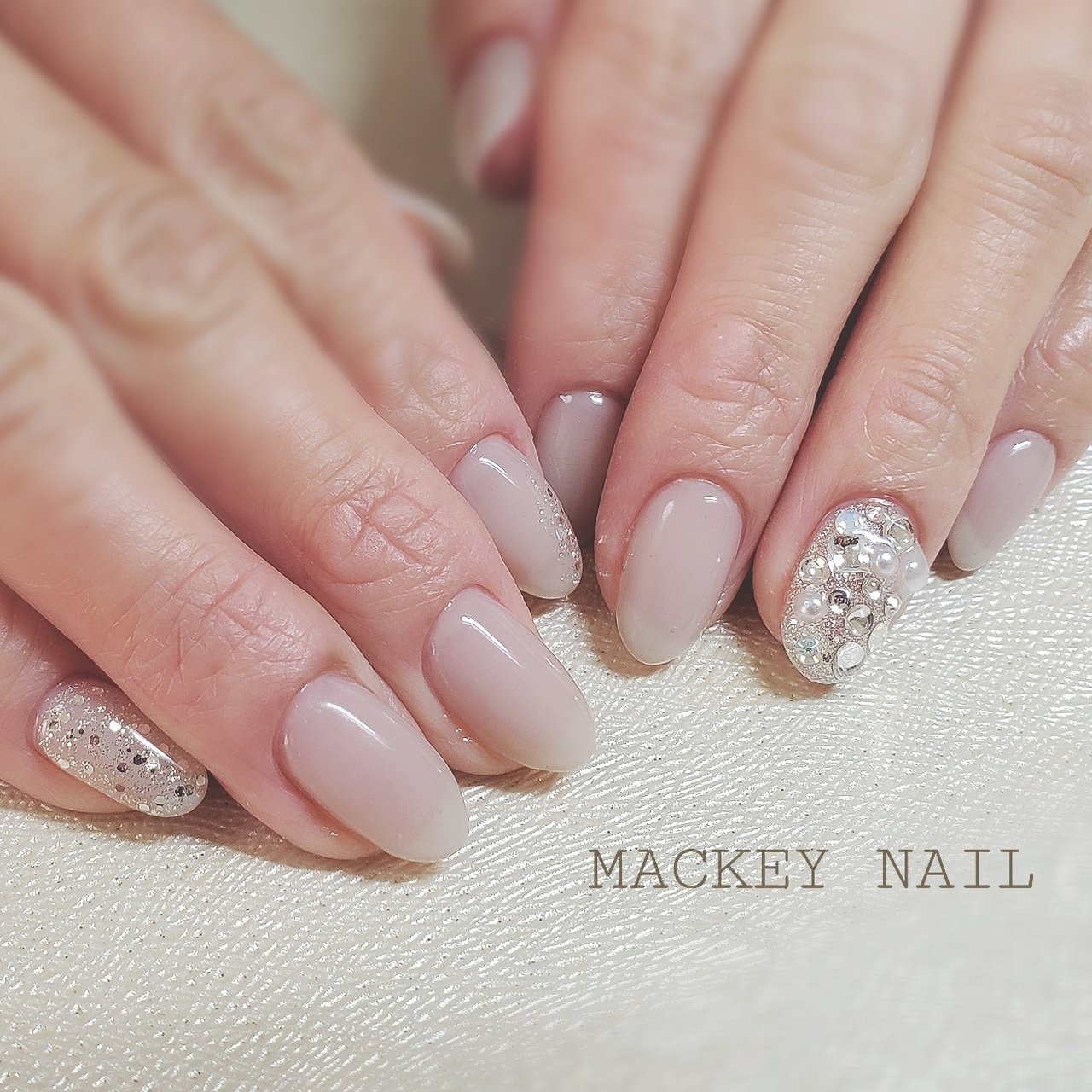 冬 オフィス ハンド ホログラム ラメ Mackey Nailのネイルデザイン No ネイルブック