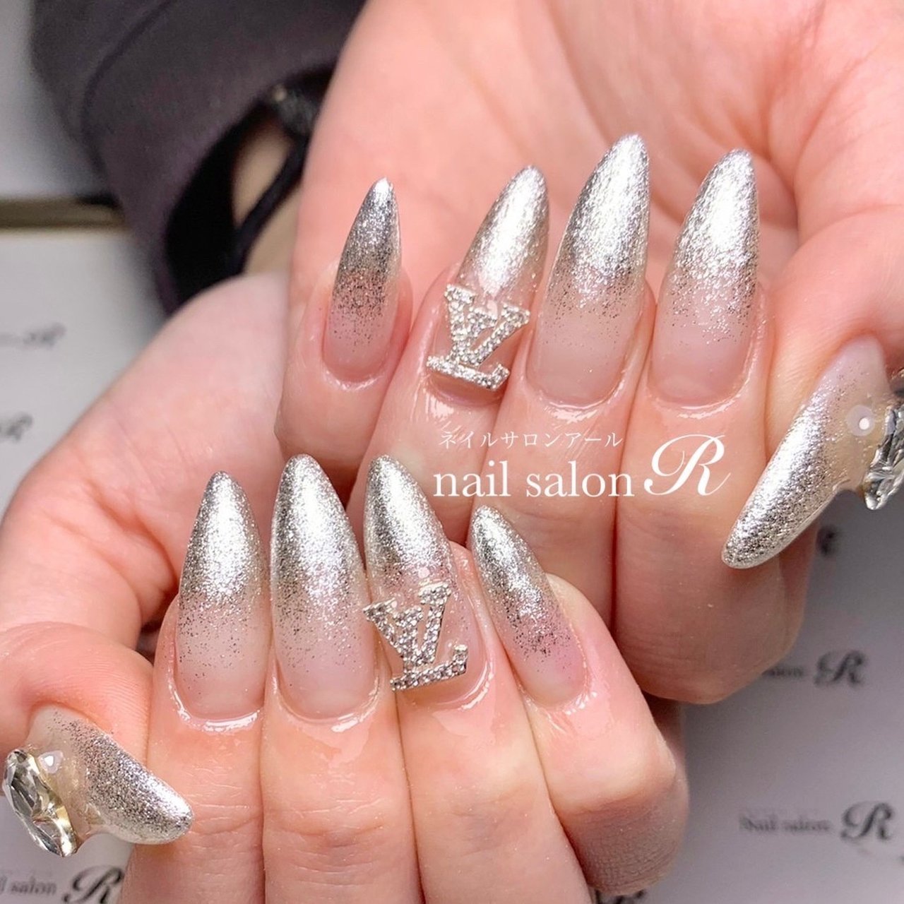 冬/オールシーズン/ハンド/グラデーション/ラメ - nailsalon R