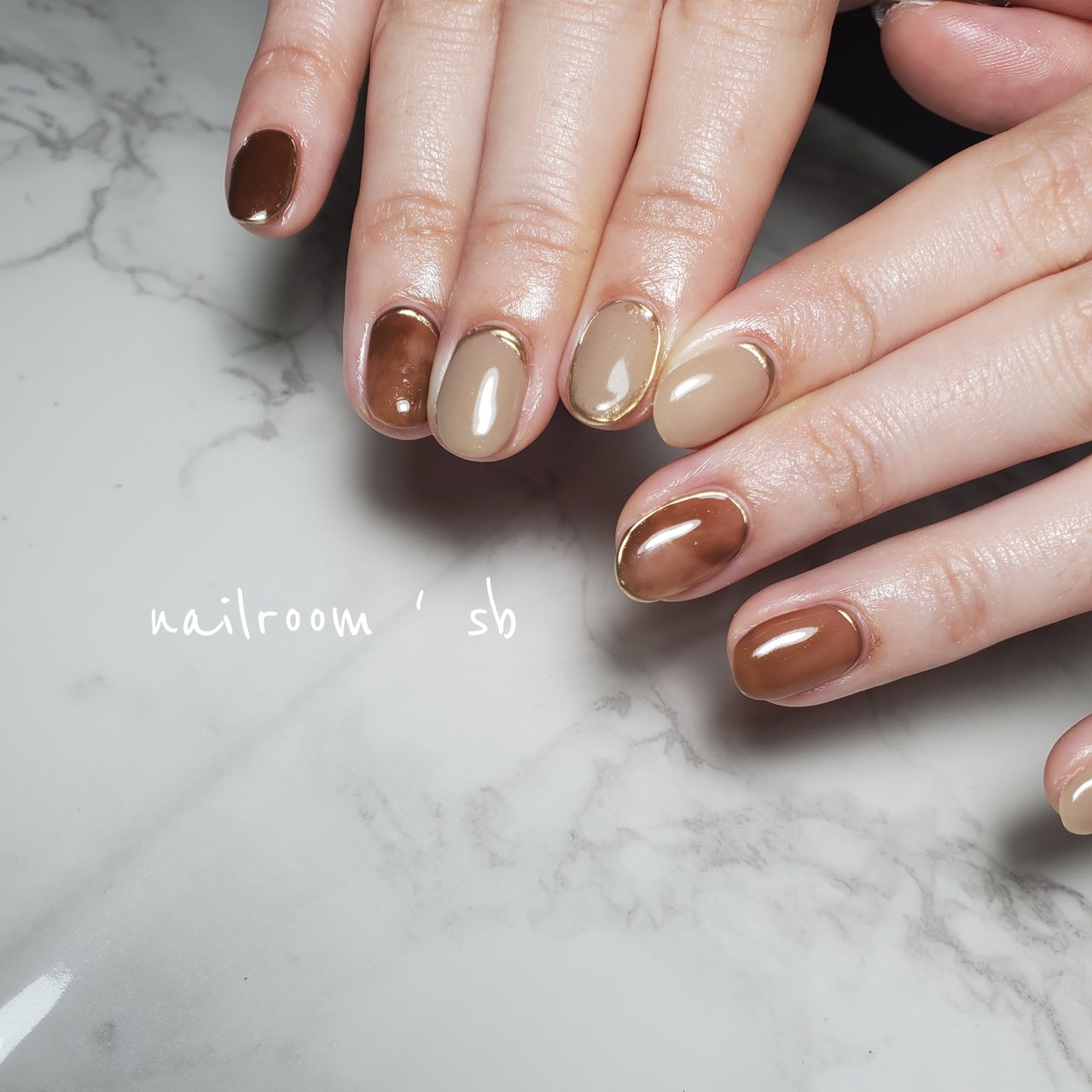オールシーズン オフィス ベージュ ブラウン ゴールド Tsugumiのネイルデザイン No ネイルブック