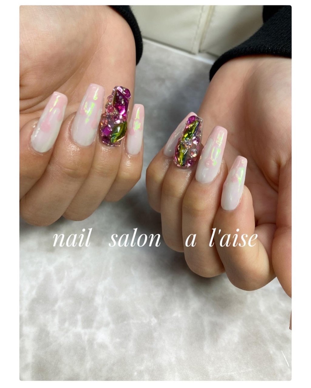 ビジュー デコ ロング ホワイト ピンク Alaiseのネイルデザイン No ネイルブック