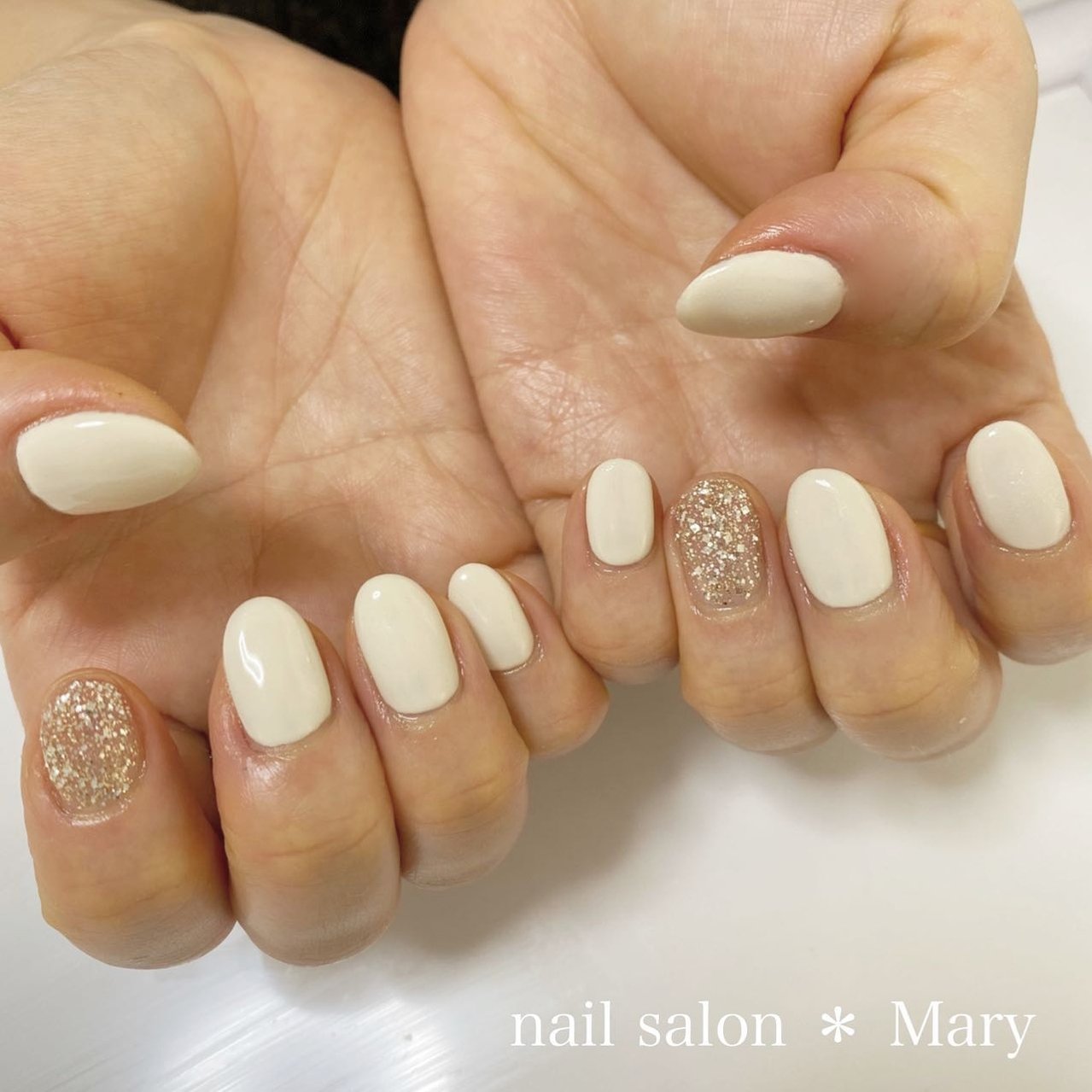 オールシーズン ハンド シンプル ホログラム ラメ Maryのネイルデザイン No ネイルブック