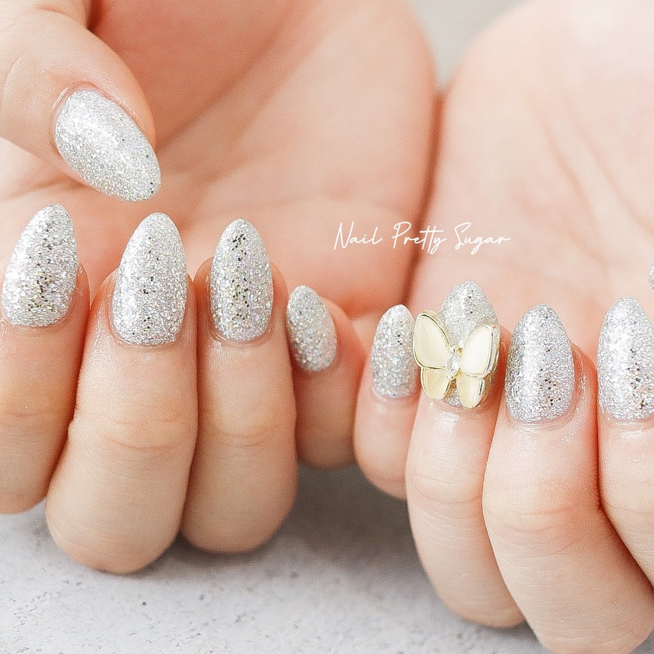 冬 ハンド ビジュー ラメ ワンカラー Nail Prettysugarのネイルデザイン No ネイルブック