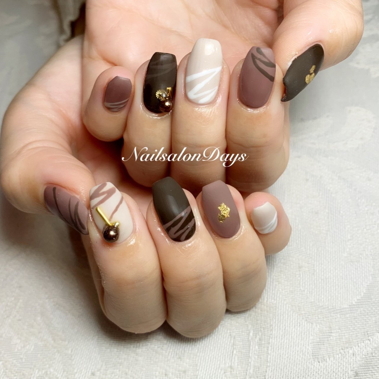 冬 バレンタイン ベージュ ブラウン グレージュ Nail Salon Daysのネイルデザイン No ネイルブック