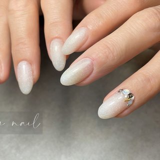 シュガー 白グラデーションのネイルデザイン ネイルブック