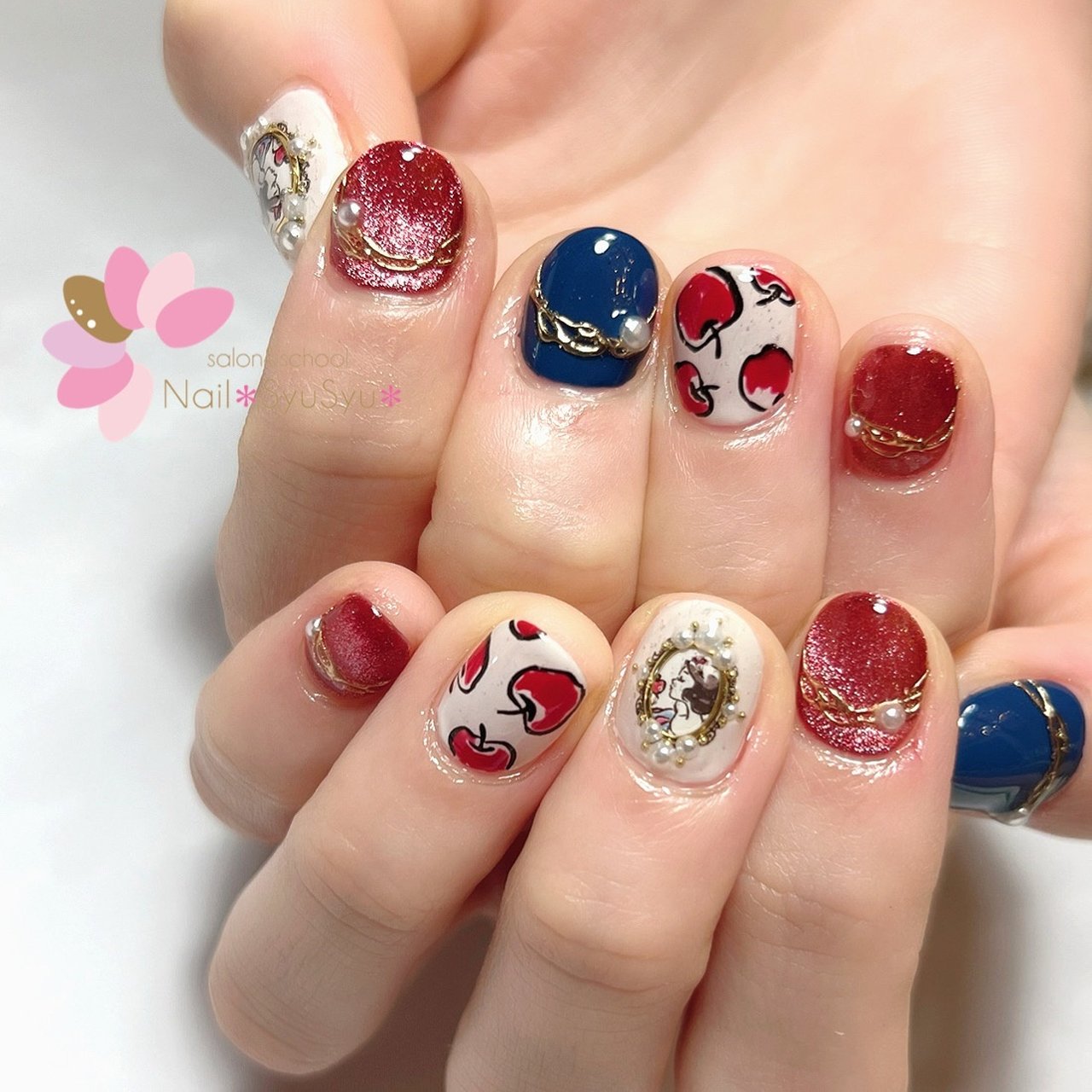 冬 ハンド キャラクター ブローチ ミラー Nail Syusyu ネイルシュシュのネイルデザイン No ネイルブック