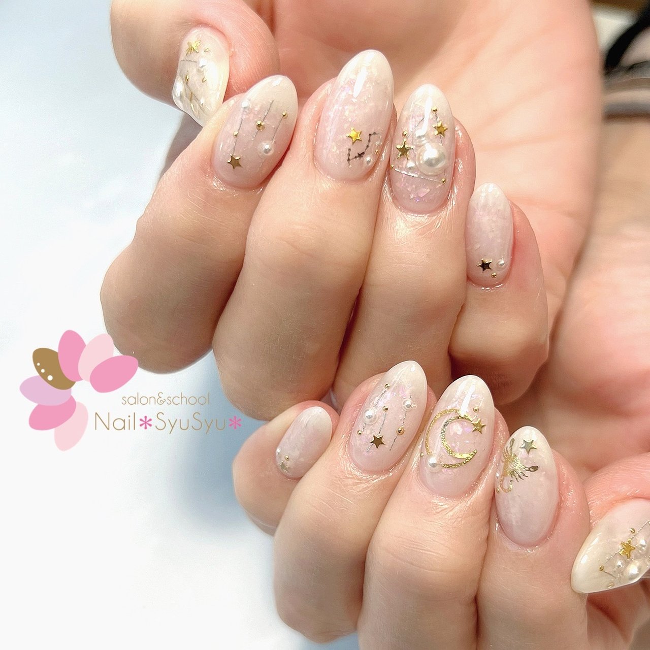 冬 ハンド ラメ 星 ホワイト Nail Syusyu ネイルシュシュのネイルデザイン No 704 ネイルブック