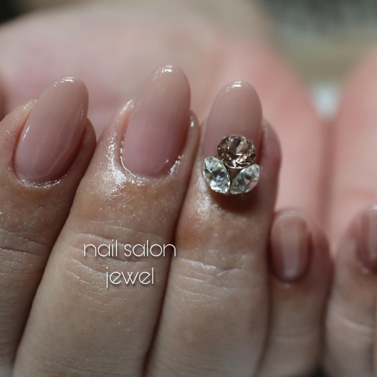 ハンド ビジュー ワンカラー ピンク Nailsalon Jewelのネイルデザイン No ネイルブック