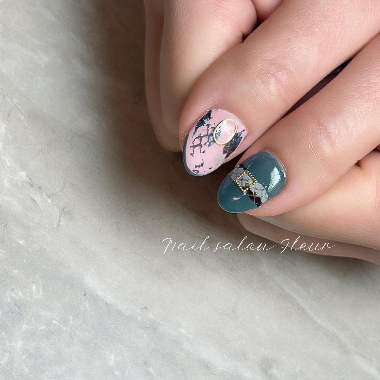 秋 冬 ハンド ピンク グリーン Nail Fleur Maki Futsukiのネイルデザイン No ネイルブック